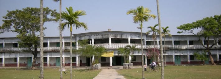 আমাদের প্রিয় স্কুলের ভবন